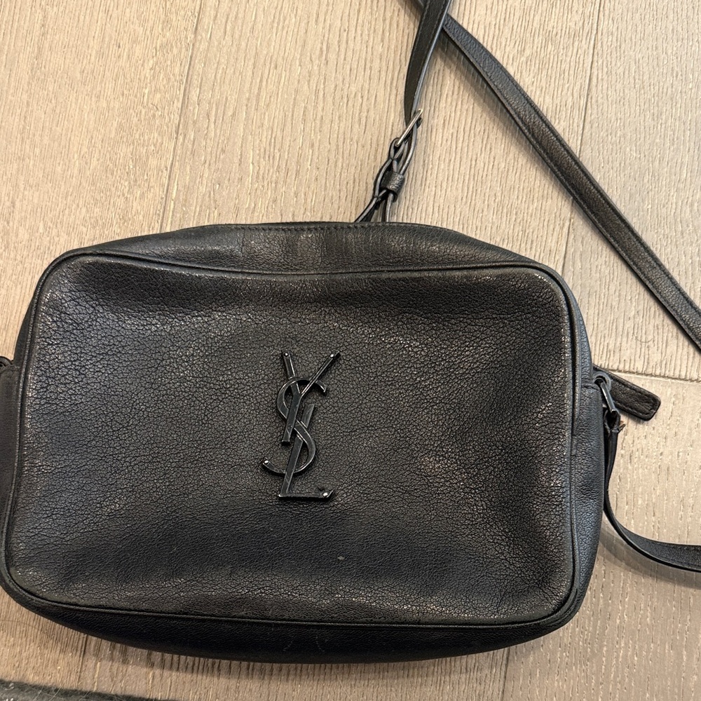 Yves Saint Laurent Lou Camera Bag in grained leather